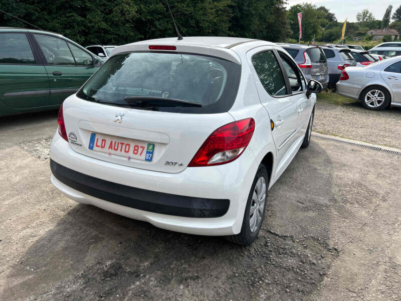 PEUGEOT 207 2013