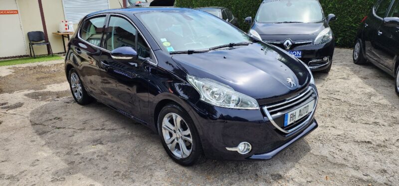 PEUGEOT 208 1.6 E-HDI 92 ALLURE
