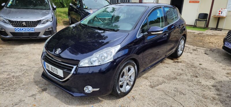 PEUGEOT 208 1.6 E-HDI 92 ALLURE