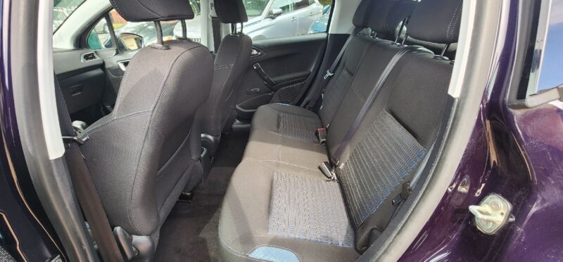 PEUGEOT 208 1.6 E-HDI 92 ALLURE