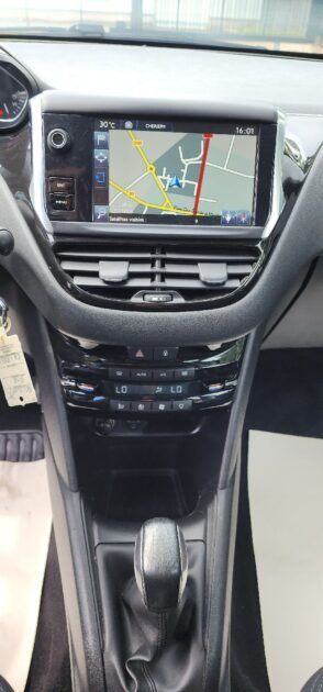 PEUGEOT 208 1.6 E-HDI 92 ALLURE