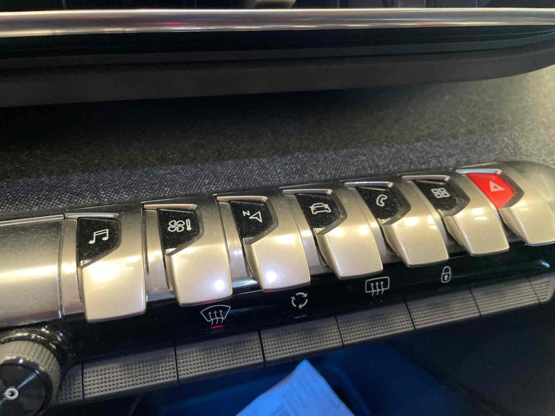 PEUGEOTa 3008 SUV  thp 1199cm3 131cv