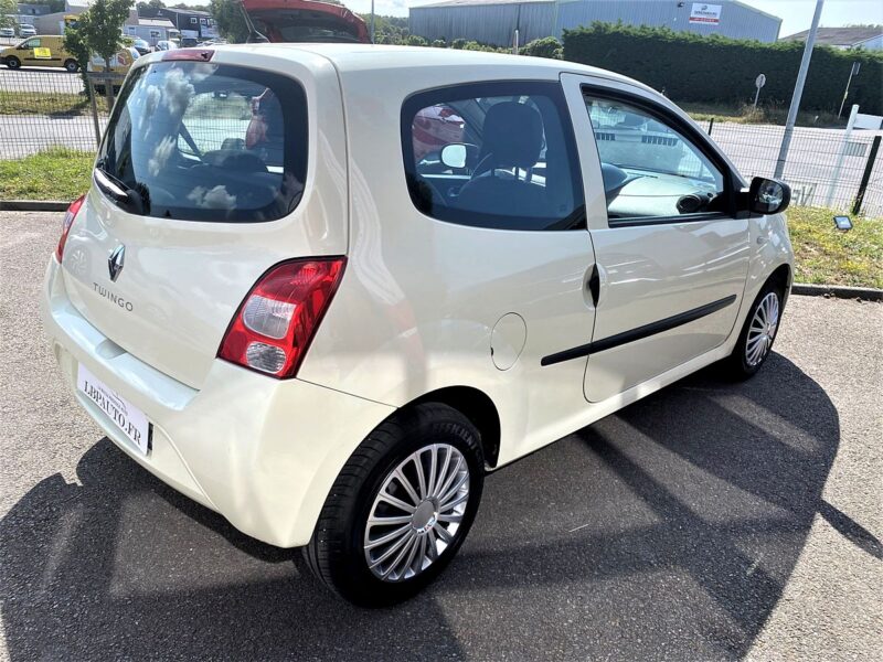 RENAULT TWINGO II 2011