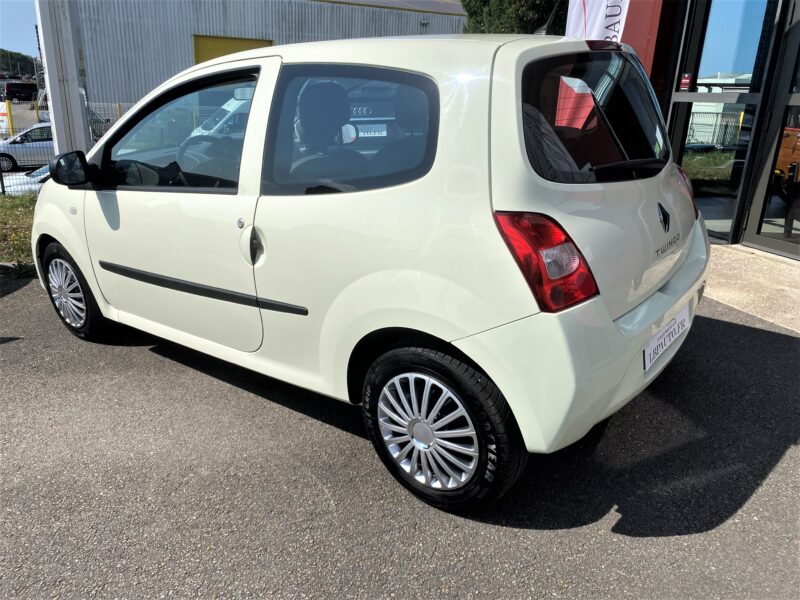 RENAULT TWINGO II 2011