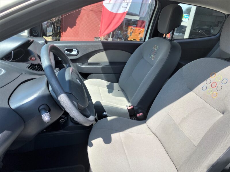 RENAULT TWINGO II 2011