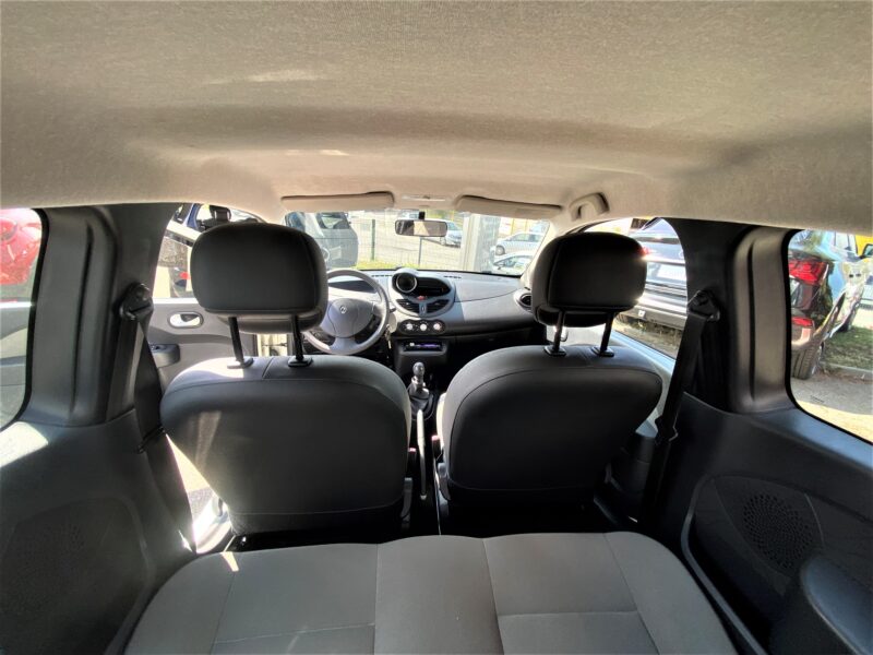 RENAULT TWINGO II 2011