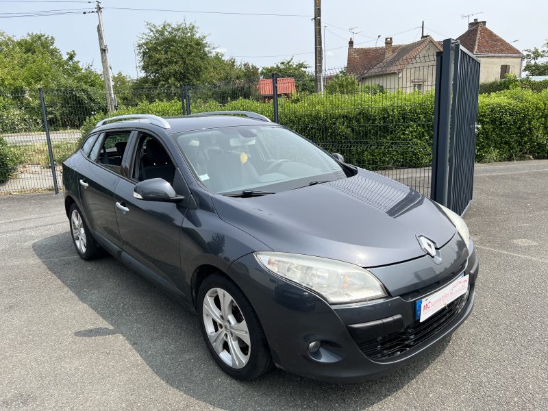 RENAULT MEGANE III 1.5 DCi 105 CV ESTATE JA17 CLlM 1 ERE MAlN