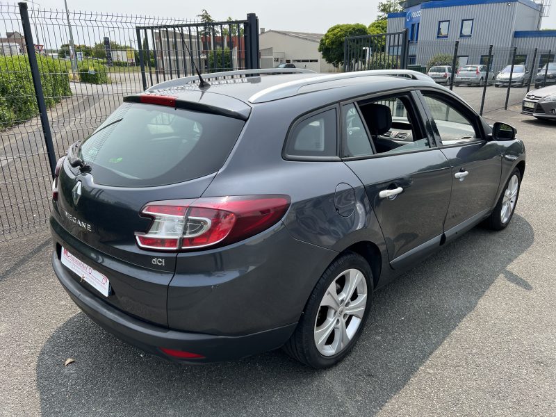 RENAULT MEGANE III 1.5 DCi 105 CV ESTATE JA17 CLlM 1 ERE MAlN
