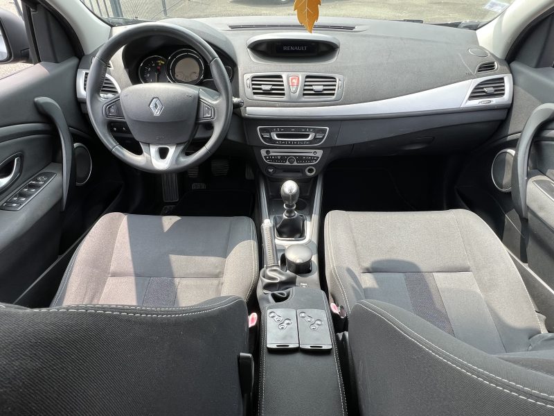 RENAULT MEGANE III 1.5 DCi 105 CV ESTATE JA17 CLlM 1 ERE MAlN