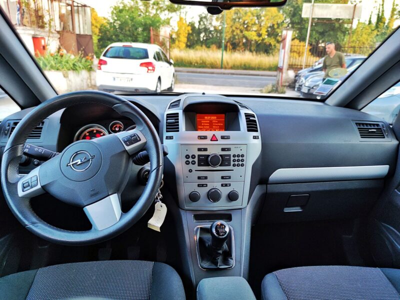 OPEL ZAFIRA 2011