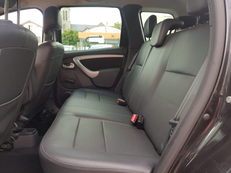 DACIA DUSTER 4X4 1.6i 105CV LAUREATE