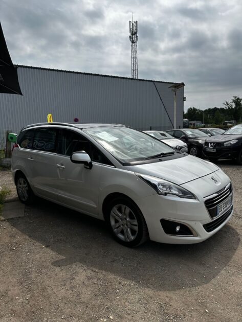 PEUGEOT 5008 2016