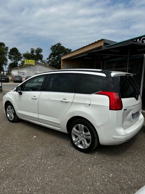 PEUGEOT 5008 2016