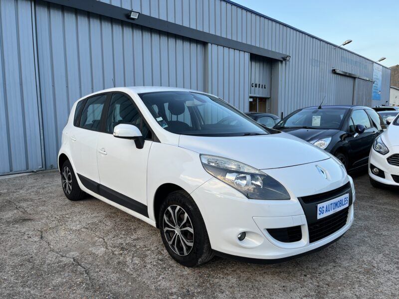 RENAULT SCÉNIC III 2010