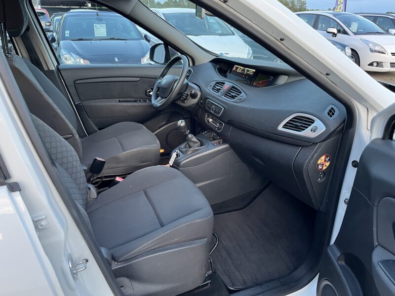 RENAULT SCÉNIC III 2010