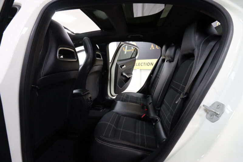 MERCEDES-BENZ   CLASSE GLA 2014