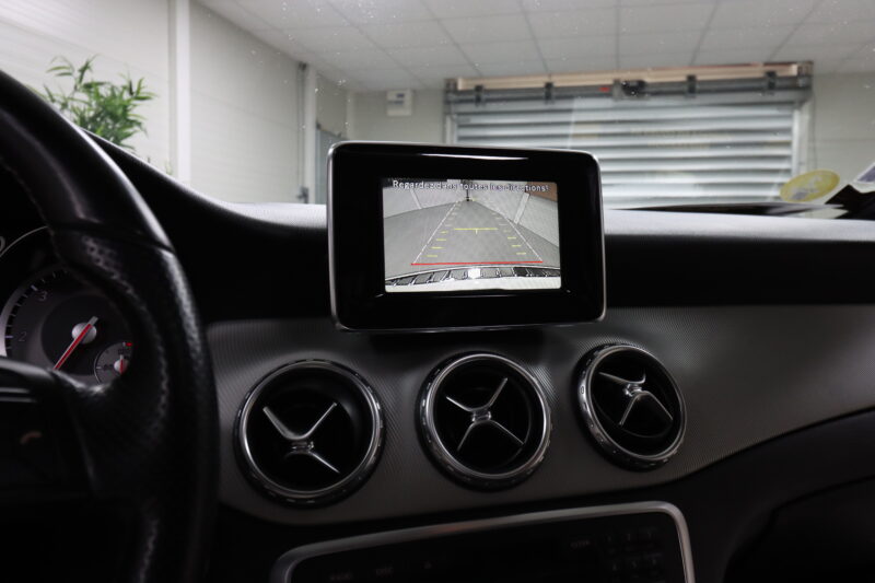 MERCEDES-BENZ   CLASSE GLA 2014