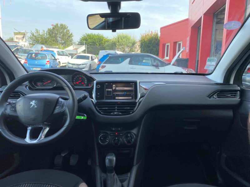 PEUGEOT 208 I 1.2 VTI 82 Urban Soul