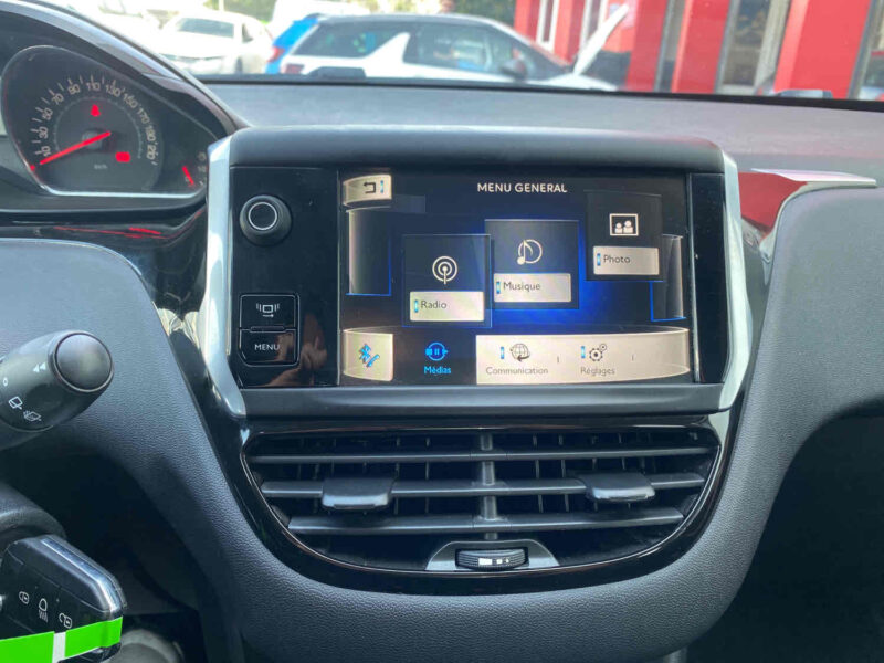 PEUGEOT 208 I 1.2 VTI 82 Urban Soul