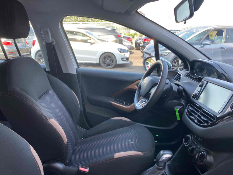 PEUGEOT 208 I 1.2 VTI 82 Urban Soul