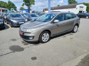 RENAULT MEGANE III Grandtour 2012