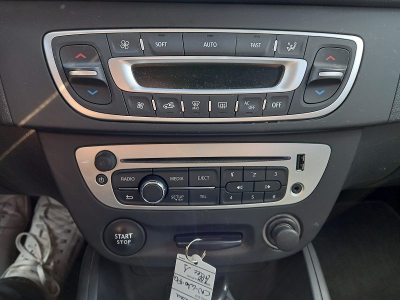 RENAULT MEGANE III Grandtour 2012