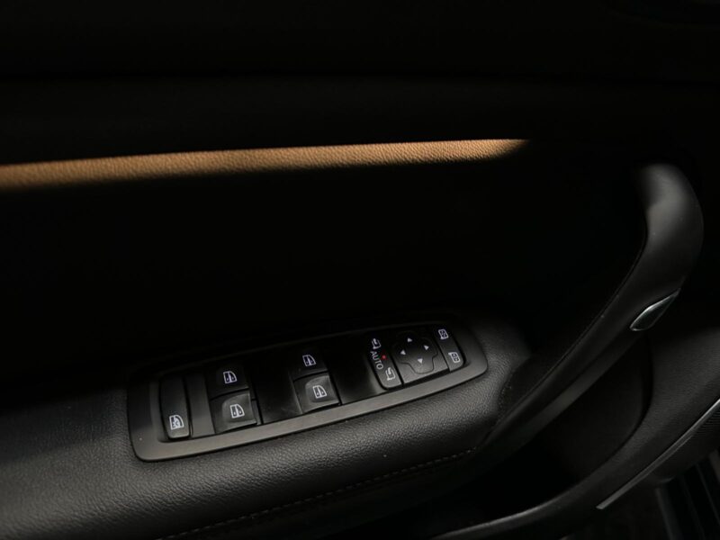 1.2 TCe 130cv INTENS / CAMERA AR / REGULATEUR