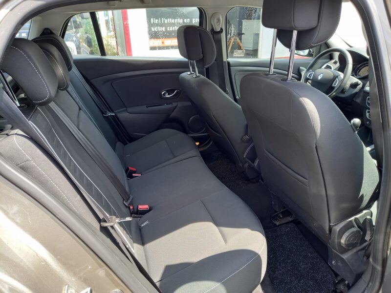 RENAULT MEGANE III Grandtour 2012