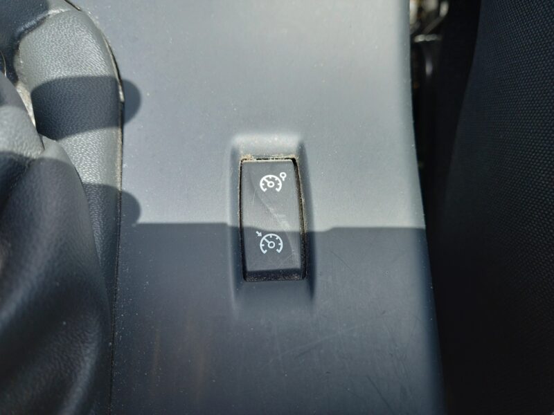 RENAULT MEGANE III Grandtour 2012