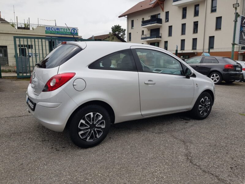 OPEL CORSA IV 1.4i TWINPORT 87CV EDITION 3P