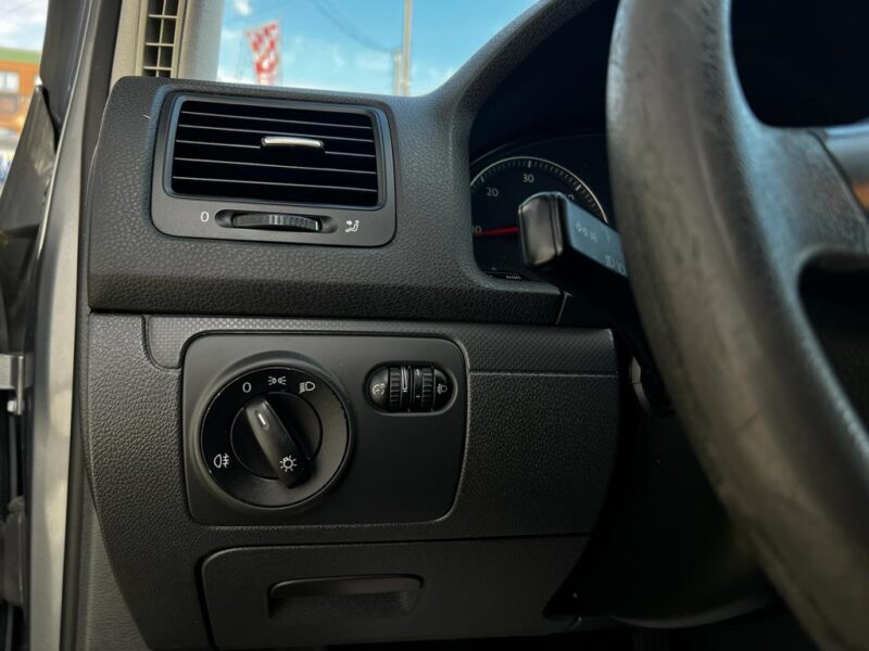 VOLKSWAGEN GOLF V 2005