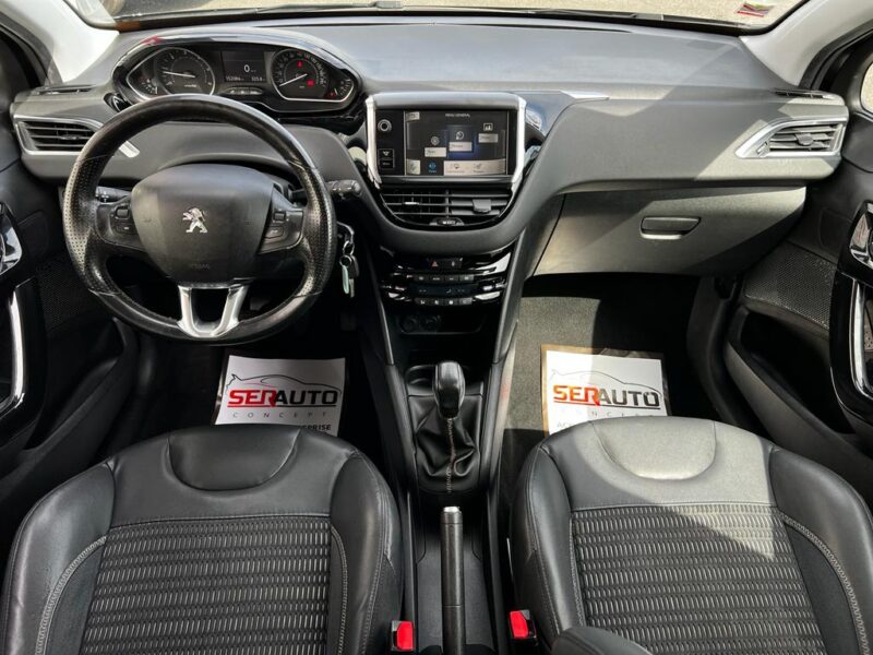 PEUGEOT 208 2012