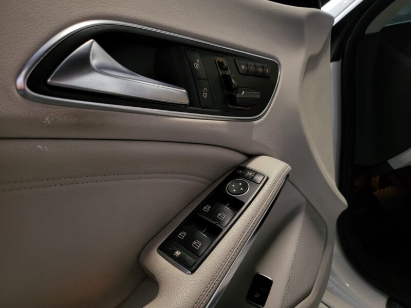 MERCEDES CLA 220 CDI 177CH 7G-DCT INSPIRATION / TOIT OUVRANT + CARPLAY + SIEGE ELEC A MEMOI