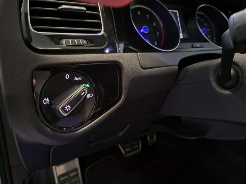 VOLKSWAGEN GOLF VII 2.0 TSI 300 7R 4MOTION DSG CAMERA / TOIT OUVRANT / LUMIERE D\'AMBIANCE