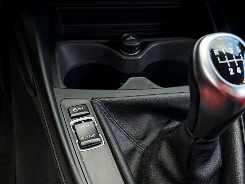 BMW SERIE 1 F20 SPORT 116i 1.6 136 Cv INTERIEUR CUIR ROUGE / 5 PORTES CRIT AIR 1 - Garantie