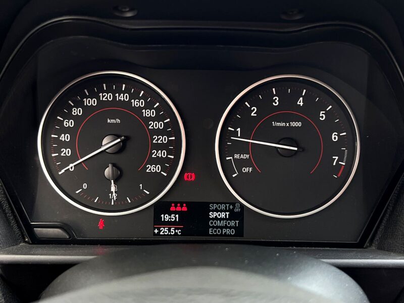 BMW SERIE 1 F20 SPORT 116i 1.6 136 Cv INTERIEUR CUIR ROUGE / 5 PORTES CRIT AIR 1 - Garantie