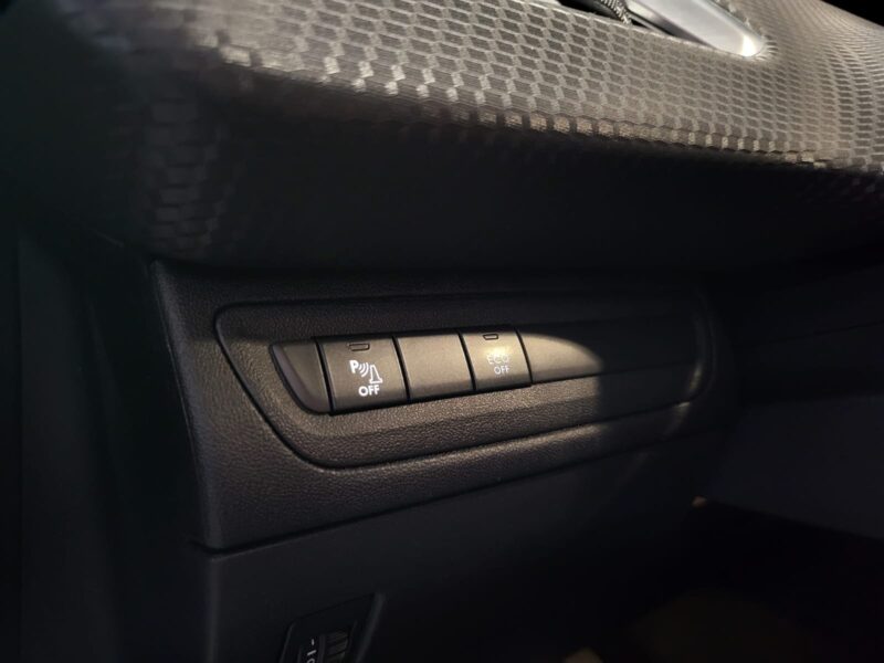 PEUGEOT 208 1.2 THP 110CH ALLURE / GPS + CARPLAY