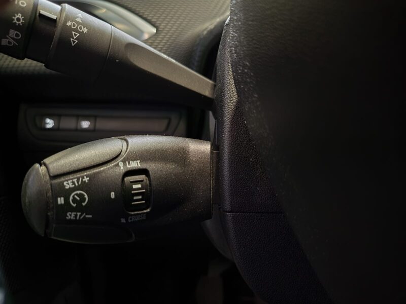 PEUGEOT 208 1.2 THP 110CH ALLURE / GPS + CARPLAY