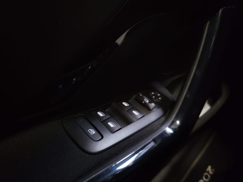 PEUGEOT 208 1.2 THP 110CH ALLURE / GPS + CARPLAY