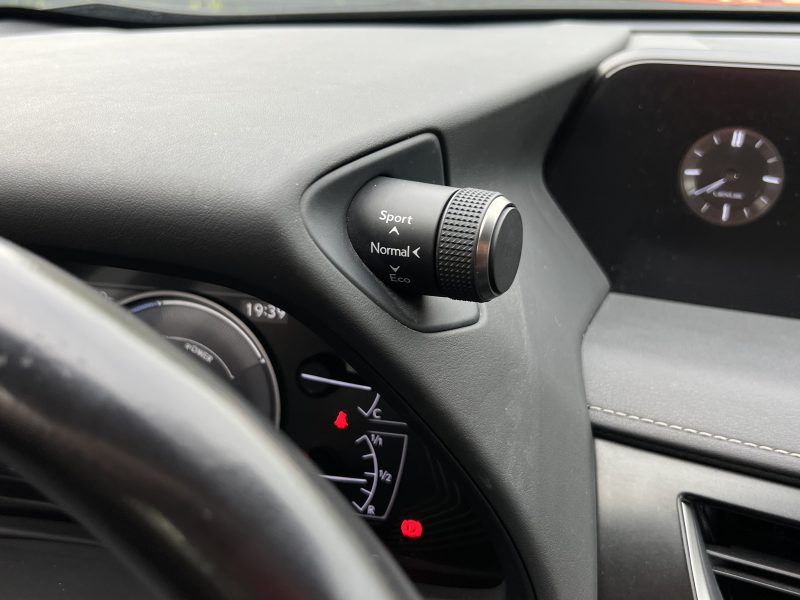 LEXUS UX 250H HYBRID 2.0 VVT-iE 184 Cv BOITE AUTO / APPLE CARPLAY ANDROID CAMERA - Garantie1an