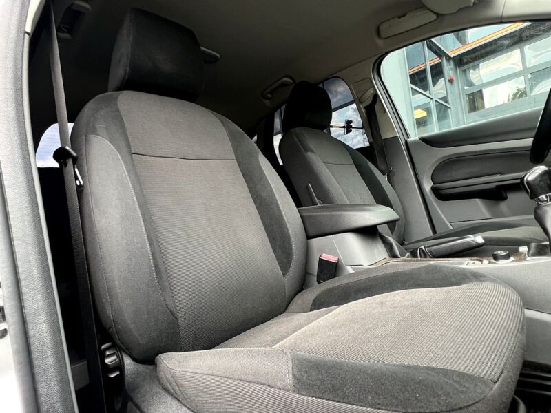 FORD FOCUS II 1.6 TDCI 110 Cv 5 PORTES / TITANIUM ORIGINE FRANCE - Garantie1an