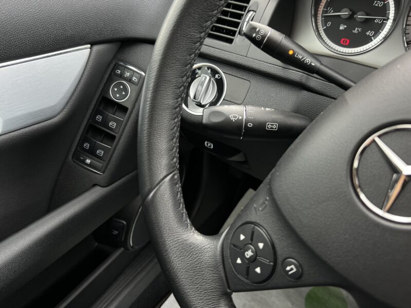 MERCEDES CLASSE C III 220 CDI AVANTGARDE 2.2 170 Cv GPS ATTELAGE BLUETOOTH CRIT AIR 2 - Garantie1an