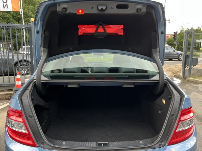 MERCEDES CLASSE C III 220 CDI AVANTGARDE 2.2 170 Cv GPS ATTELAGE BLUETOOTH CRIT AIR 2 - Garantie1an