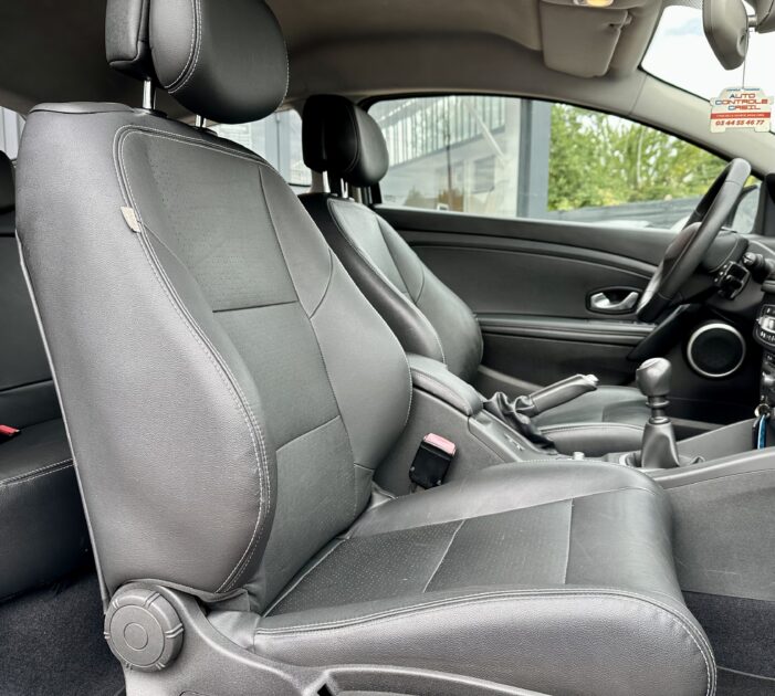 RENAULT MEGANE III Coupé 2009