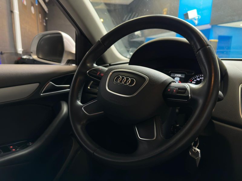 AUDI Q3 2.0 TDI QUATTRO 140CH S-TRONIC AMBIENTE / ATTELAGE + GPS