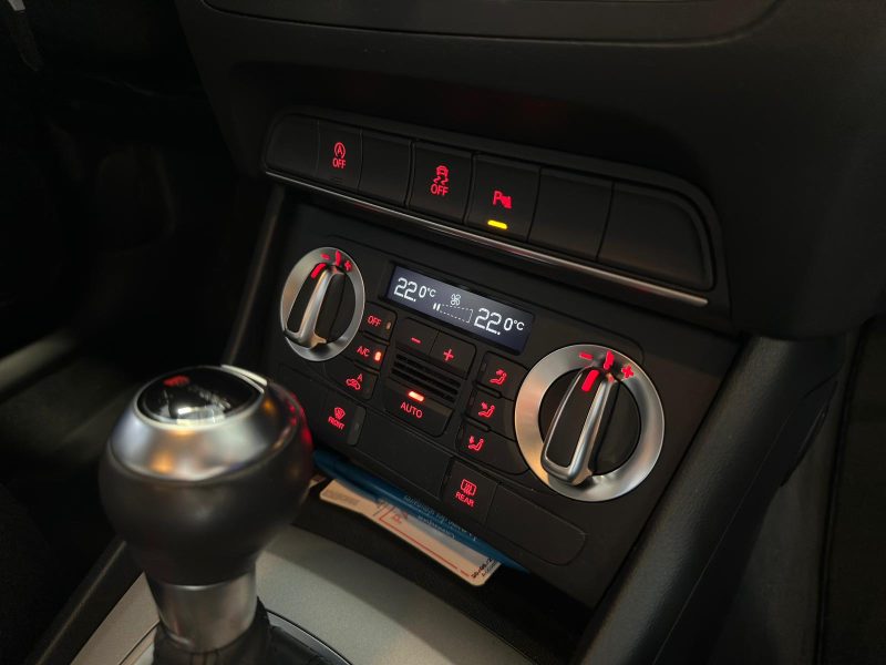 AUDI Q3 2.0 TDI QUATTRO 140CH S-TRONIC AMBIENTE / ATTELAGE + GPS