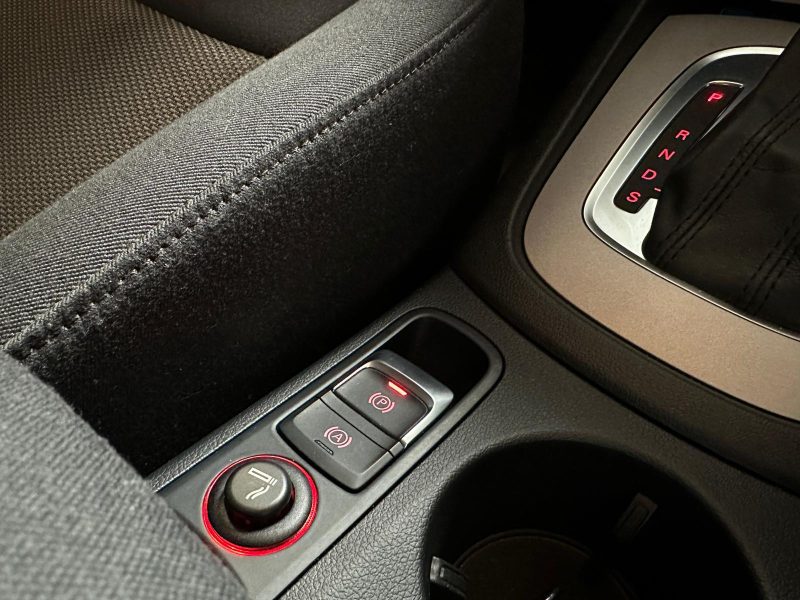 AUDI Q3 2.0 TDI QUATTRO 140CH S-TRONIC AMBIENTE / ATTELAGE + GPS