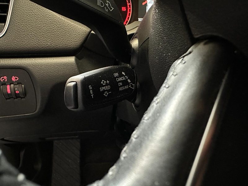 AUDI Q3 2.0 TDI QUATTRO 140CH S-TRONIC AMBIENTE / ATTELAGE + GPS