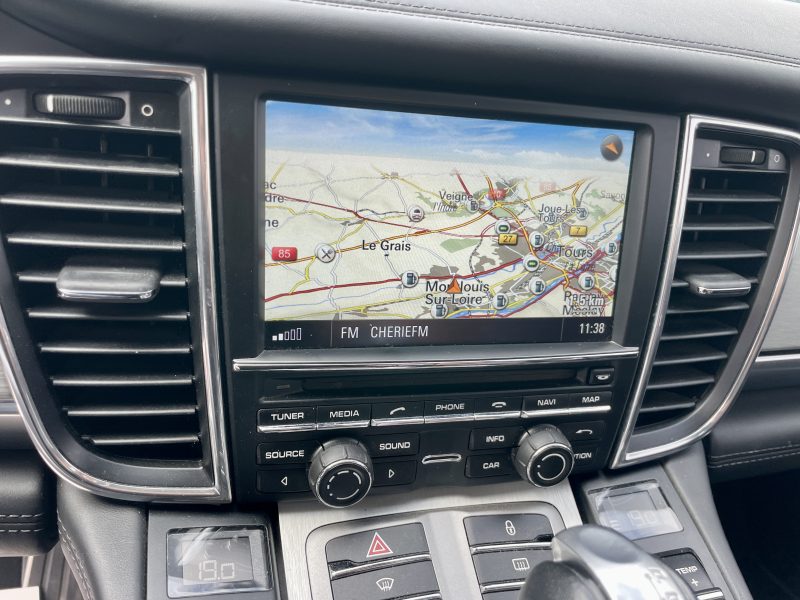 PORSCHE PANAMERA 2012