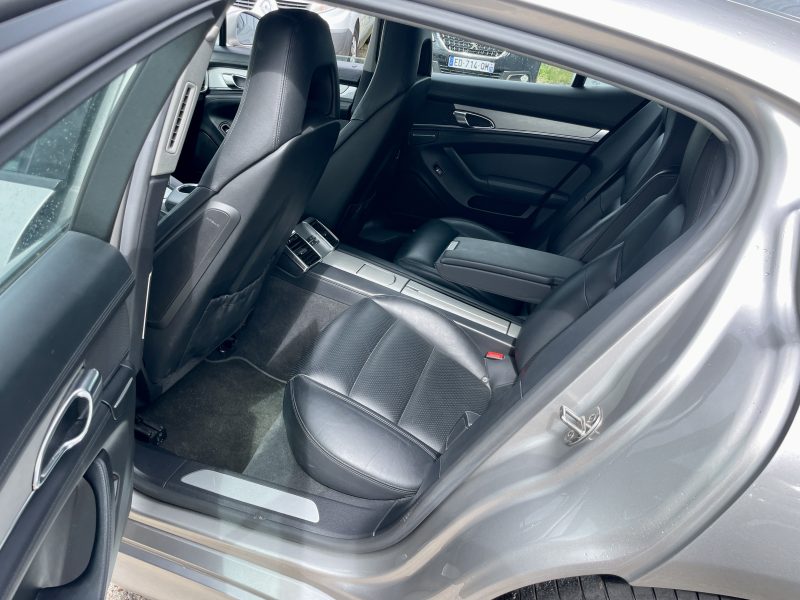 PORSCHE PANAMERA 2012